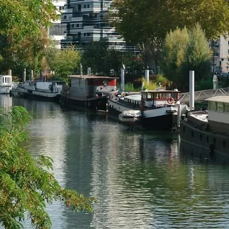 Avec Balcon Sur Jardin Et Parking Privé