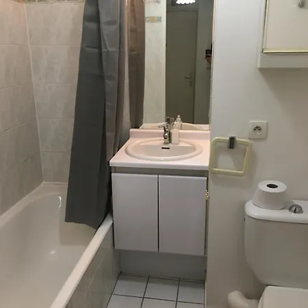 Avec Balcon Sur Jardin Et Parking Privé * Issy-les-Moulineaux