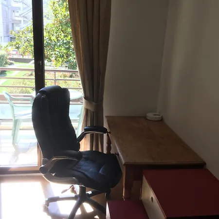 Avec Balcon Sur Jardin Et Parking Privé * Issy-les-Moulineaux