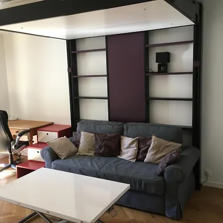 Avec Balcon Sur Jardin Et Parking Privé *
